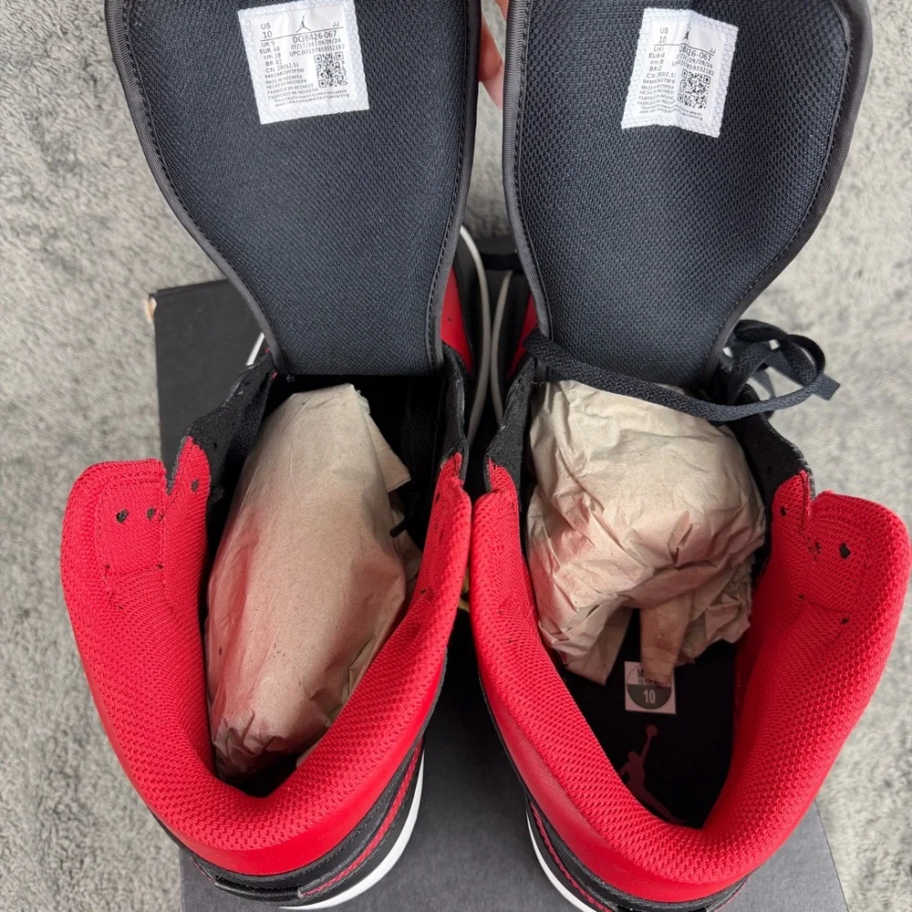 Air Jordan 1 Mid Bred Twist Mens Size 10 (DQ8426-067) Red White Black
